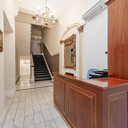 Queensgate Court Apartment